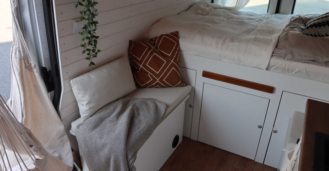 Přestavba-dodávky-na-obytný-vůz-pro-moniku-leovou-4_optimized